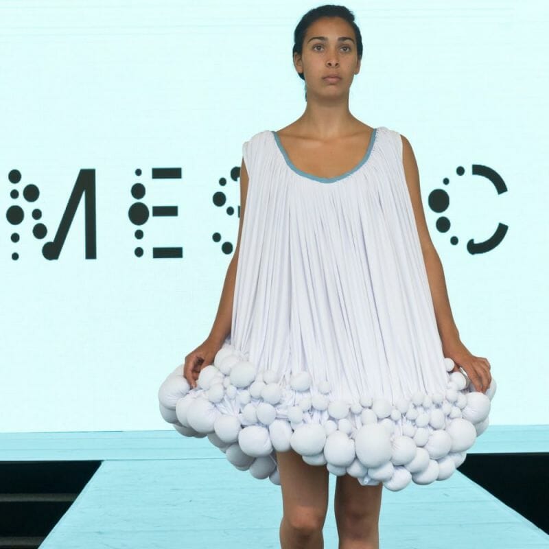 Inovação em tecido: Vestido da marca Mestic feito com tecido de Esterco