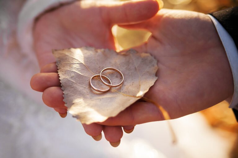 Leia mais sobre o artigo Aliança de casamento: origem e curiosidades